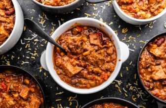 Cayt’s Party Chili – The Stay At Home Chef